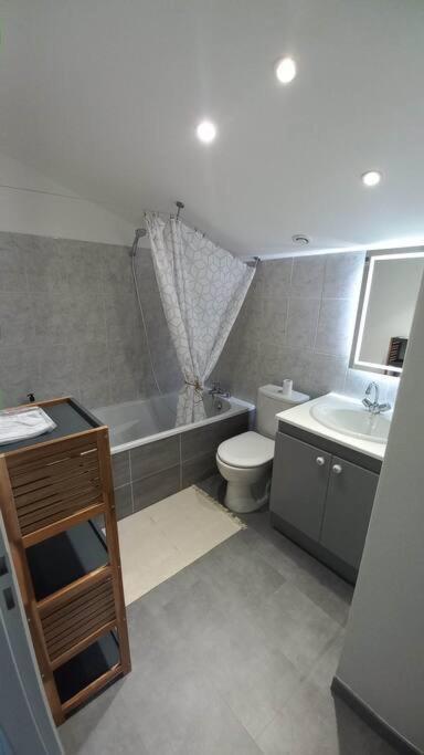 Mouguerre Appartement 70 M2 - Terrasse Et Jardin Privatifs מראה חיצוני תמונה